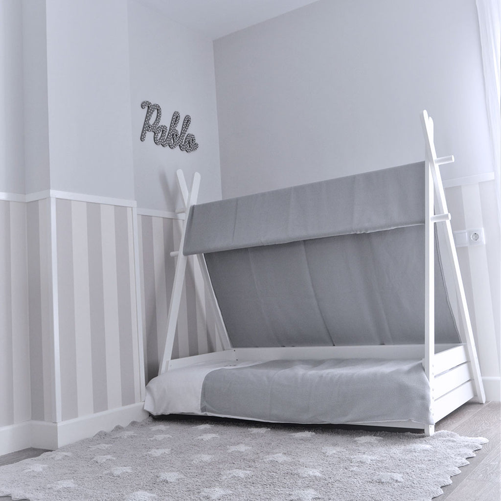 Cama Montessori 70x140cm en blanco con textil gris