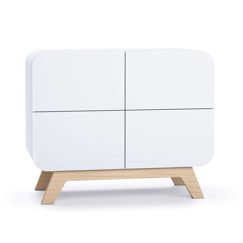 Scandinavian design changing table, with wooden legs