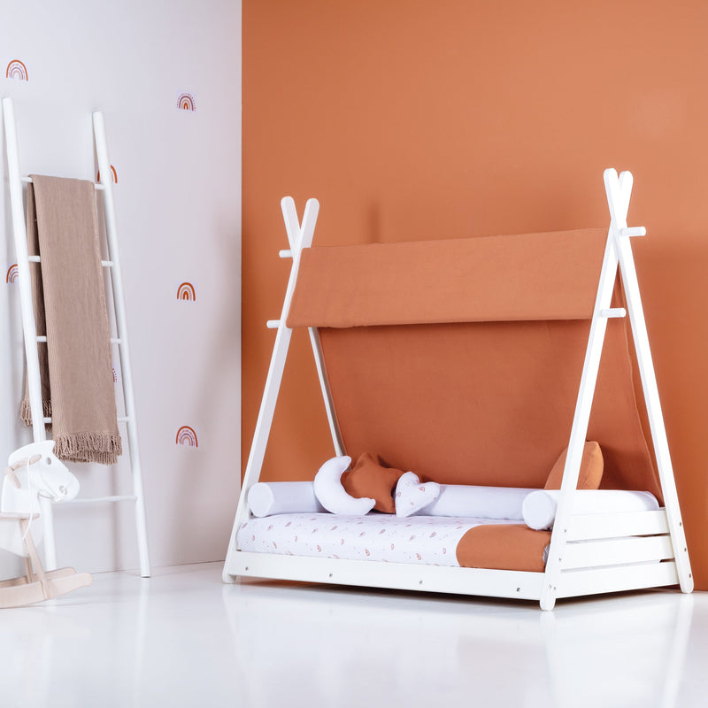 Muebles de bebé en color terracota