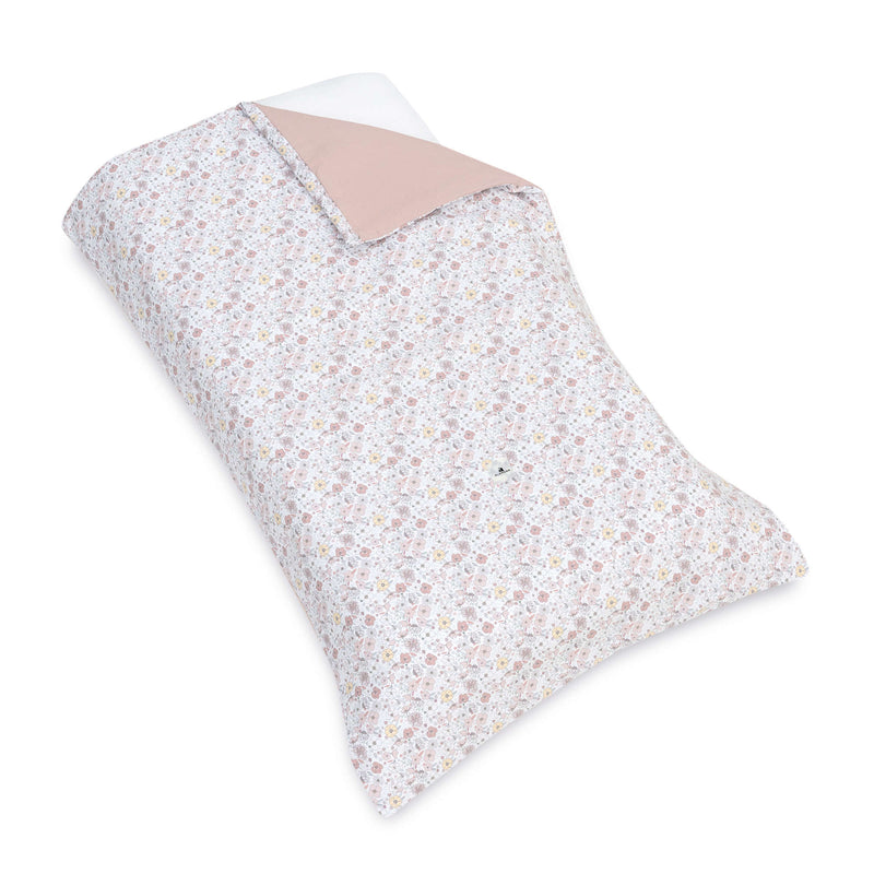 Withe Montessori bed 70x140 cm with pink flowers bedding · Homy