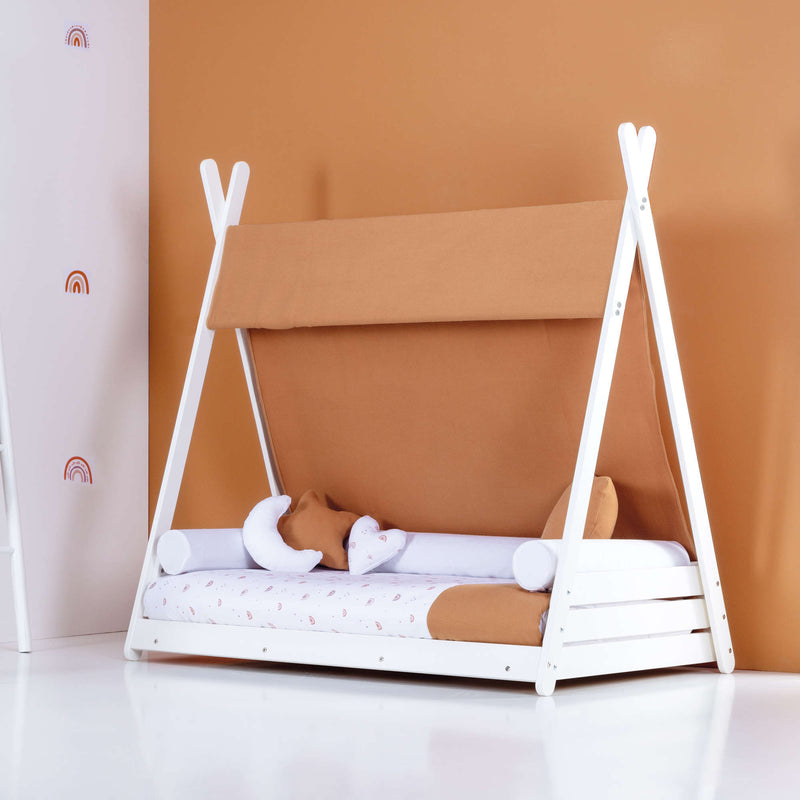 Divertida cama infantil Montessori en forma de cabaña