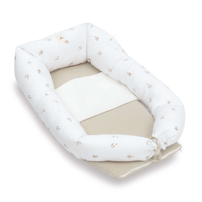 Babynest (mit Anti-Reflux-Keilkissen) beigen Blättern · Nandina 666C-116