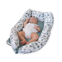 Babynest (mit Anti-Reflux-Keilkissen) Eukalyptusblättern · Musgo 666C-118