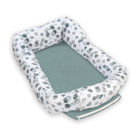 Babynest (mit Anti-Reflux-Keilkissen) Eukalyptusblättern · Musgo 666C-118