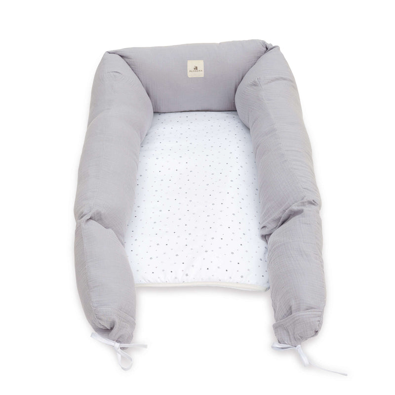 Babynest (mit Anti-Reflux-Keilkissen) grau mit Sternen · Delphin 666C-134