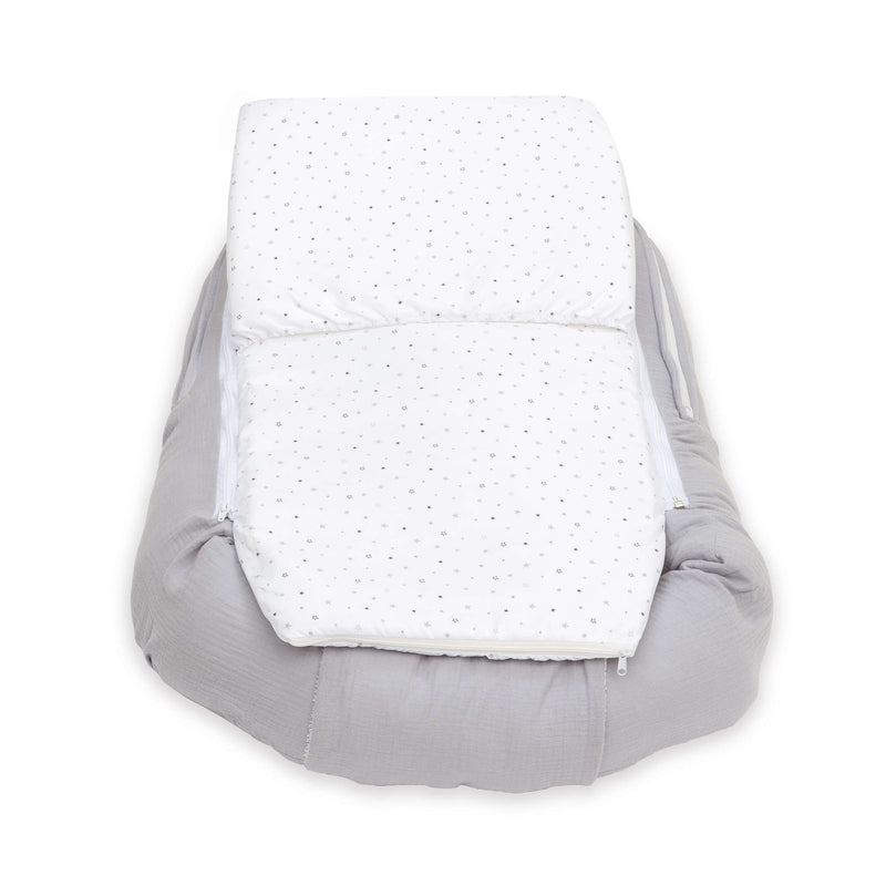 Babynest (mit Anti-Reflux-Keilkissen) grau mit Sternen · Delphin 666C-134