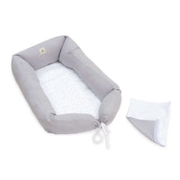 Babynest (mit Anti-Reflux-Keilkissen) grau mit Sternen · Delphin 666C-134