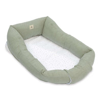 Babynest (mit Anti-Reflux-Keilkissen) olivgrün · Mist 666C-156
