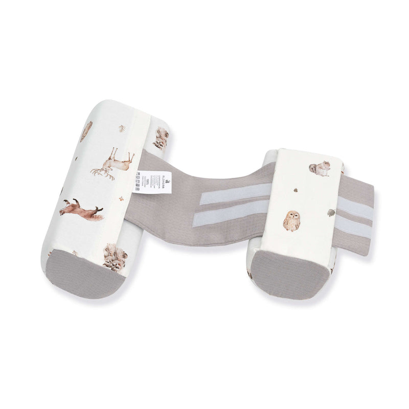 Adjustable sleep positioner for baby with forest pattern · 698-148 Taiga