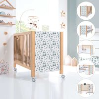Cot 60x120 cm in wood with eucalyptus leaf sticker on headboard · Ombra Musgo
