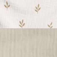 Wooden Montessori bed 70x140 cm with beige bedding · Homy Life