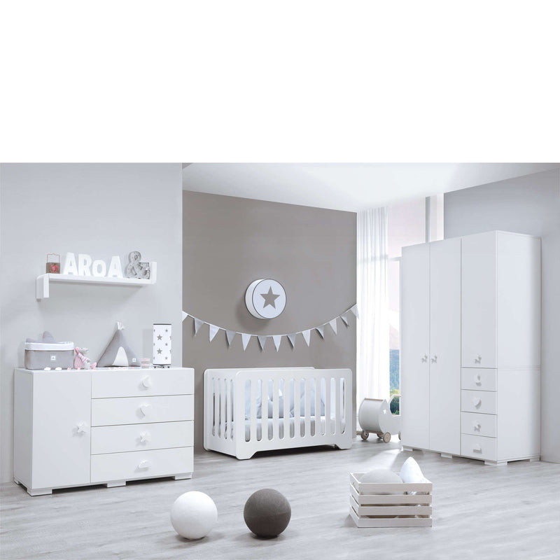 Habitación con temática de color beige con el Armario infantil Bubble (120 cm) en color blanco